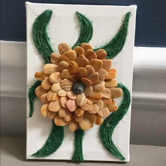 Handmade Seashell Flower Home Decor Wall Hanging - Picture 1 of 4